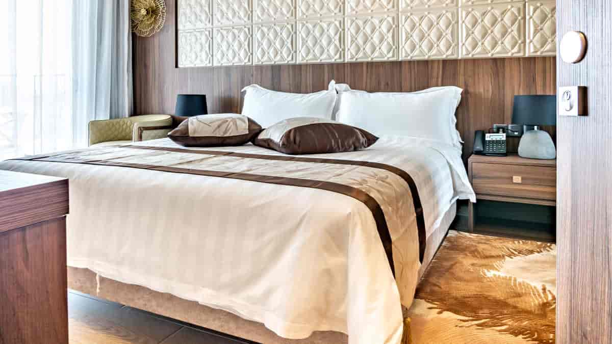 Leonardo Hotels & Resorts Mediterranean - 1065 - Comfortable Bed in Leonardo Boutique Hotel Larnaca
